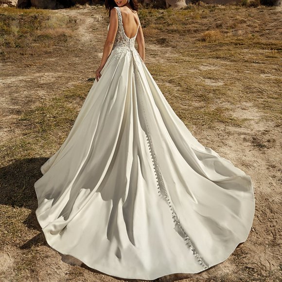 Eddy K Vida Wedding Dress - Picture 3 of 4